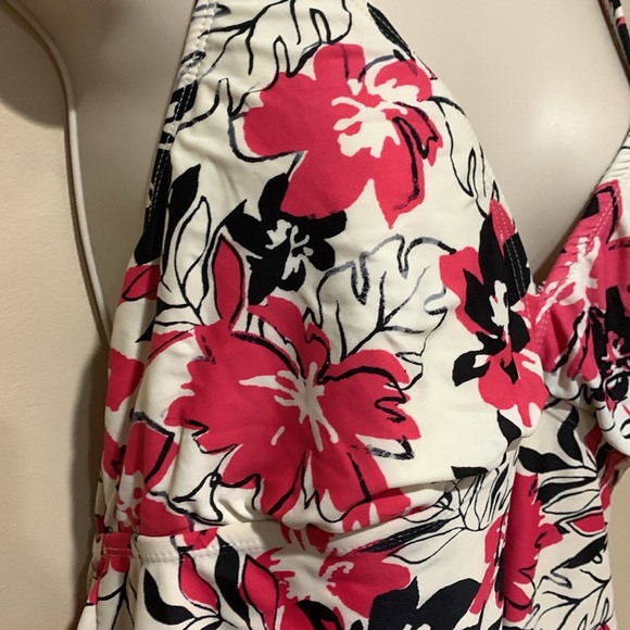 18W-20W (2x) swim top - Picture 2 of 12